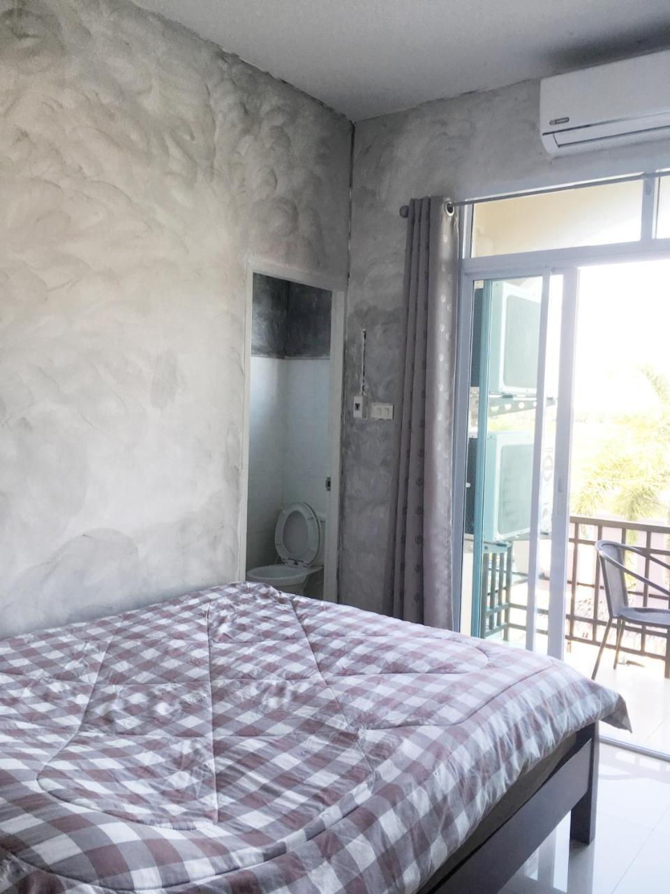 You In House Urt Surathani Airport Сурат Тхани Екстериор снимка