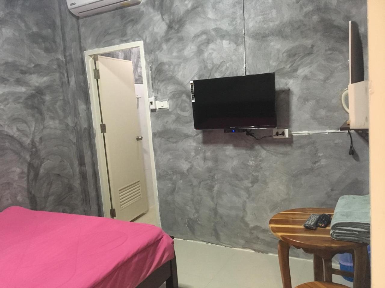 You In House Urt Surathani Airport Сурат Тхани Екстериор снимка
