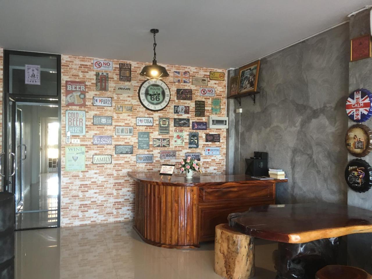 You In House Urt Surathani Airport Сурат Тхани Екстериор снимка