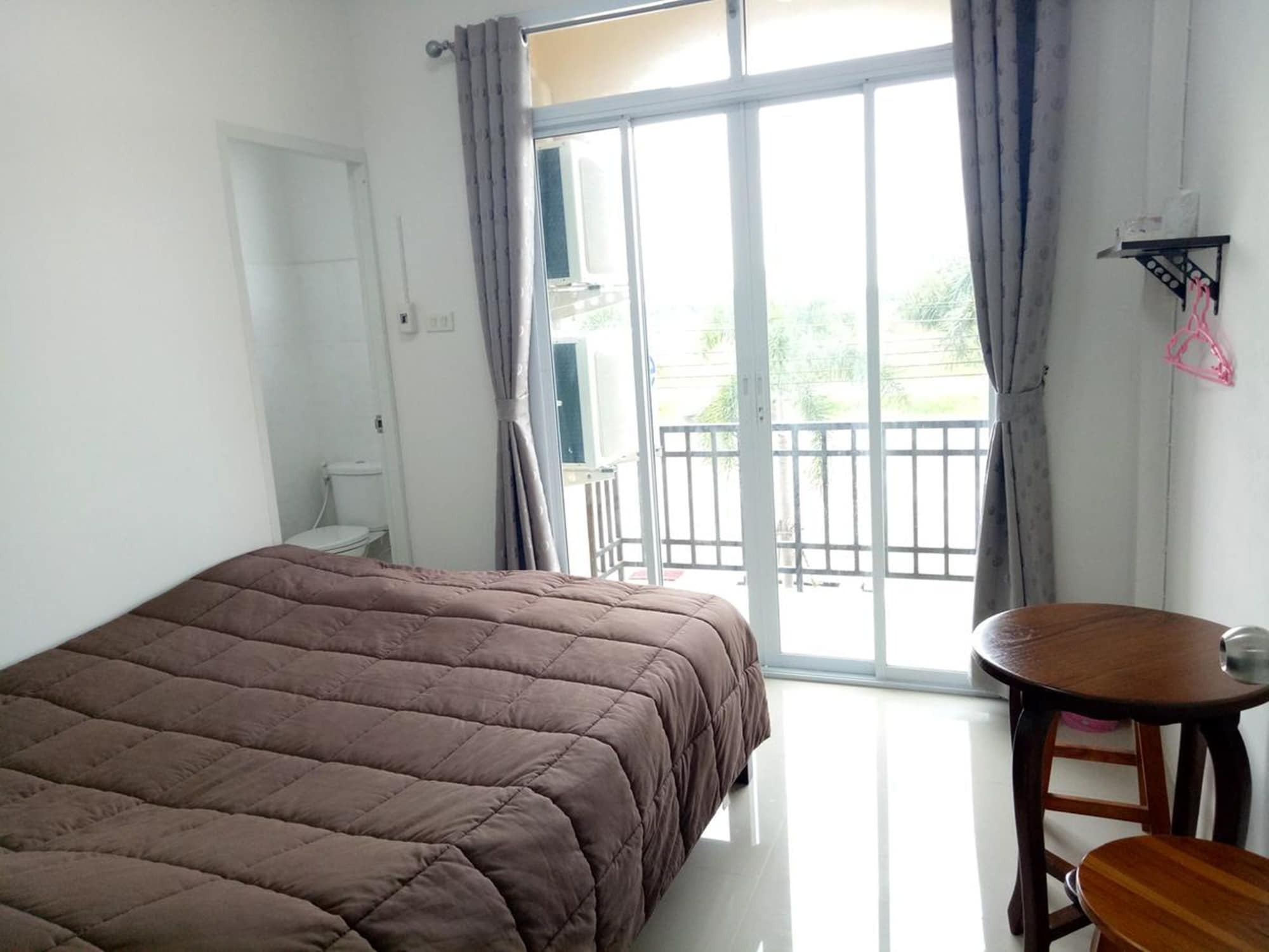 You In House Urt Surathani Airport Сурат Тхани Екстериор снимка