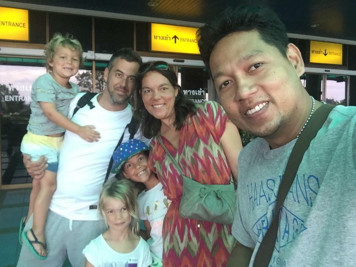 You In House Urt Surathani Airport Сурат Тхани Екстериор снимка