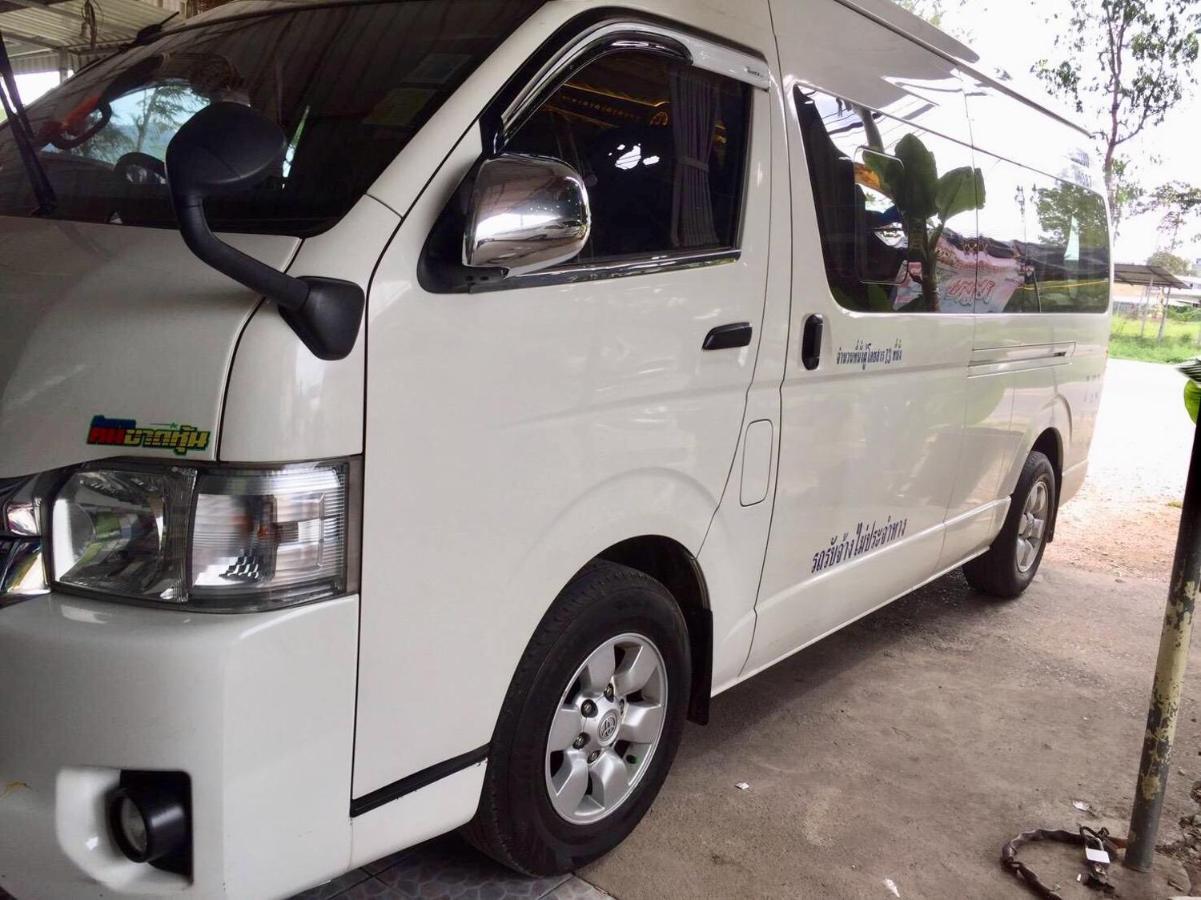 You In House Urt Surathani Airport Сурат Тхани Екстериор снимка